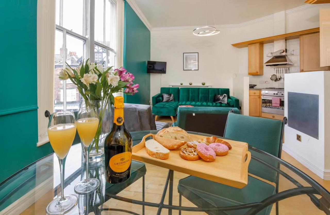 Shambles Suites In The Centre Of York, Sleeps 16 Buitenkant foto